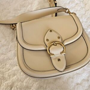 Pre-Owned Coach Beat Saddle Bag Crossbody: Timeless Elegance